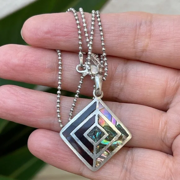 Solid sterling silver inlaid abalone shell pendant & chain - Picture 6 of 8